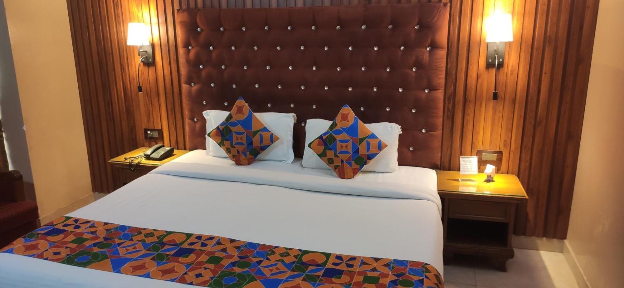Hotel Conclave Executive New Delhi Eksteriør billede