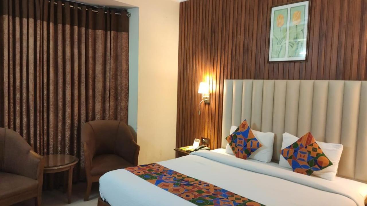 Hotel Conclave Executive New Delhi Eksteriør billede